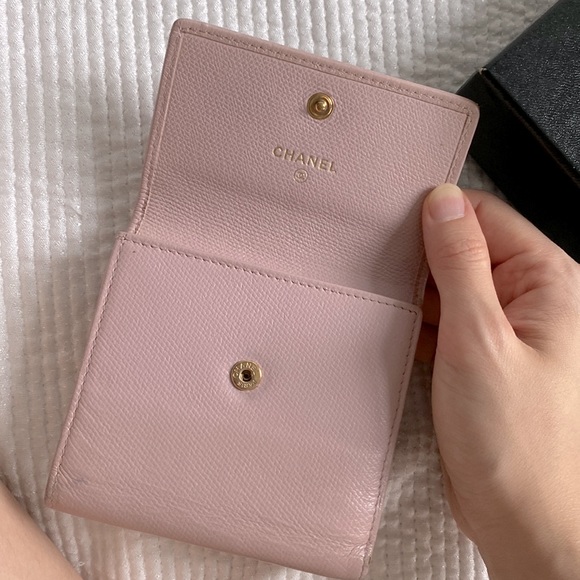 Chanel Wallet in Ballet Pink - Picture 4 of 9
